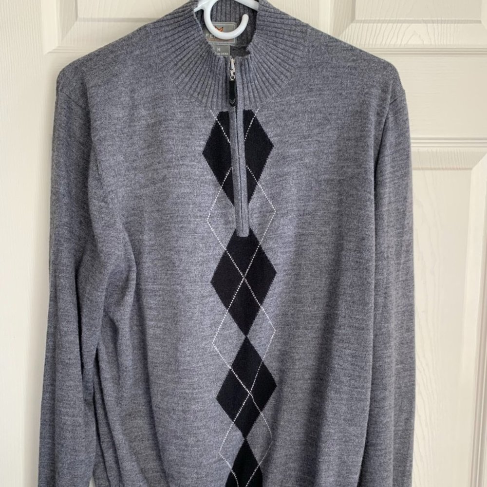FENNEC~SzM~Blue/Black Half-Zip Argyle Golf Sweater